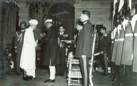 S. Radhakrishnan receiving the Bharat Ratna award from President Dr. Rajendra Prasad